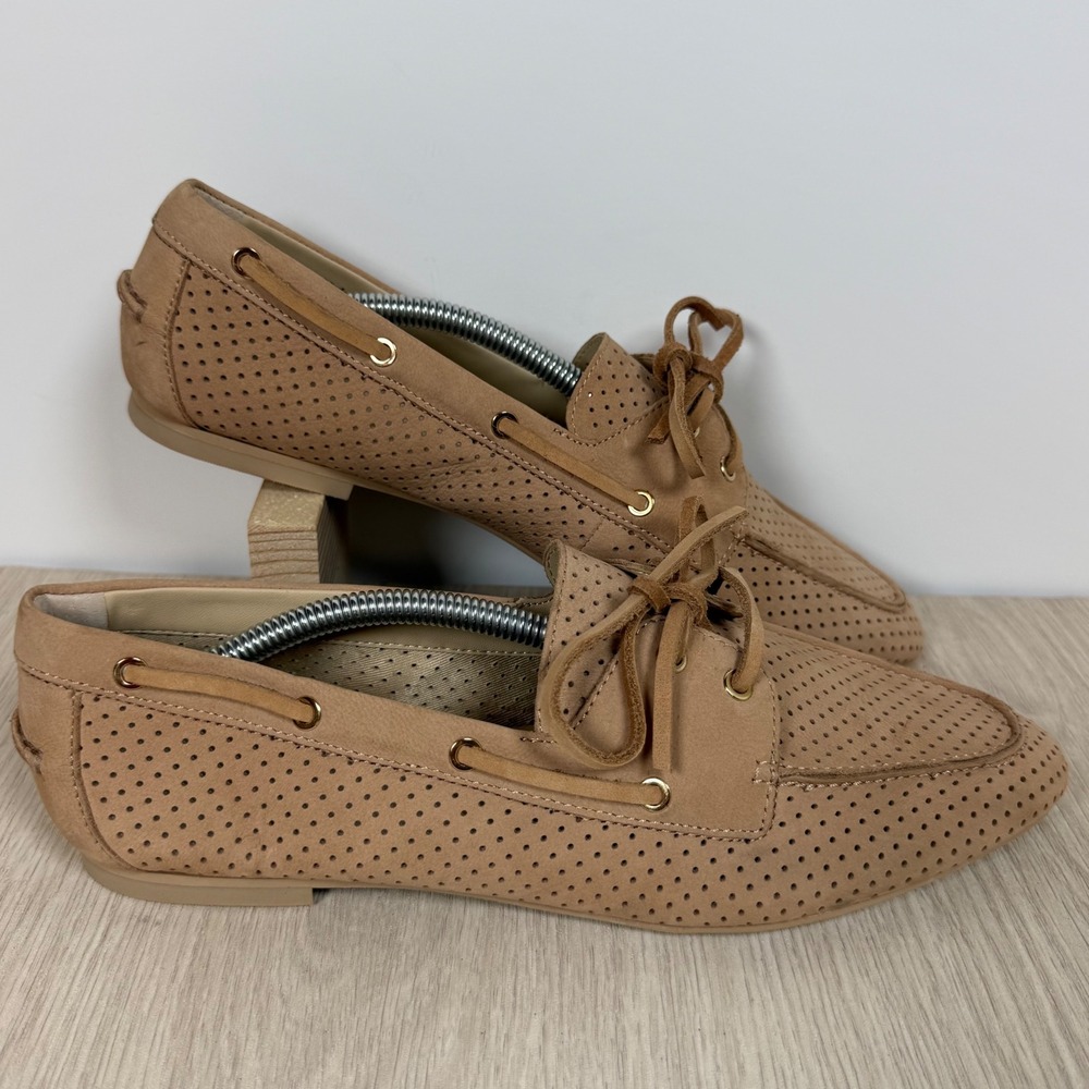 Boat Shoes Dolce Vita Womens 7.5 Tan Perforated Suede Lace Up Flats Preppy